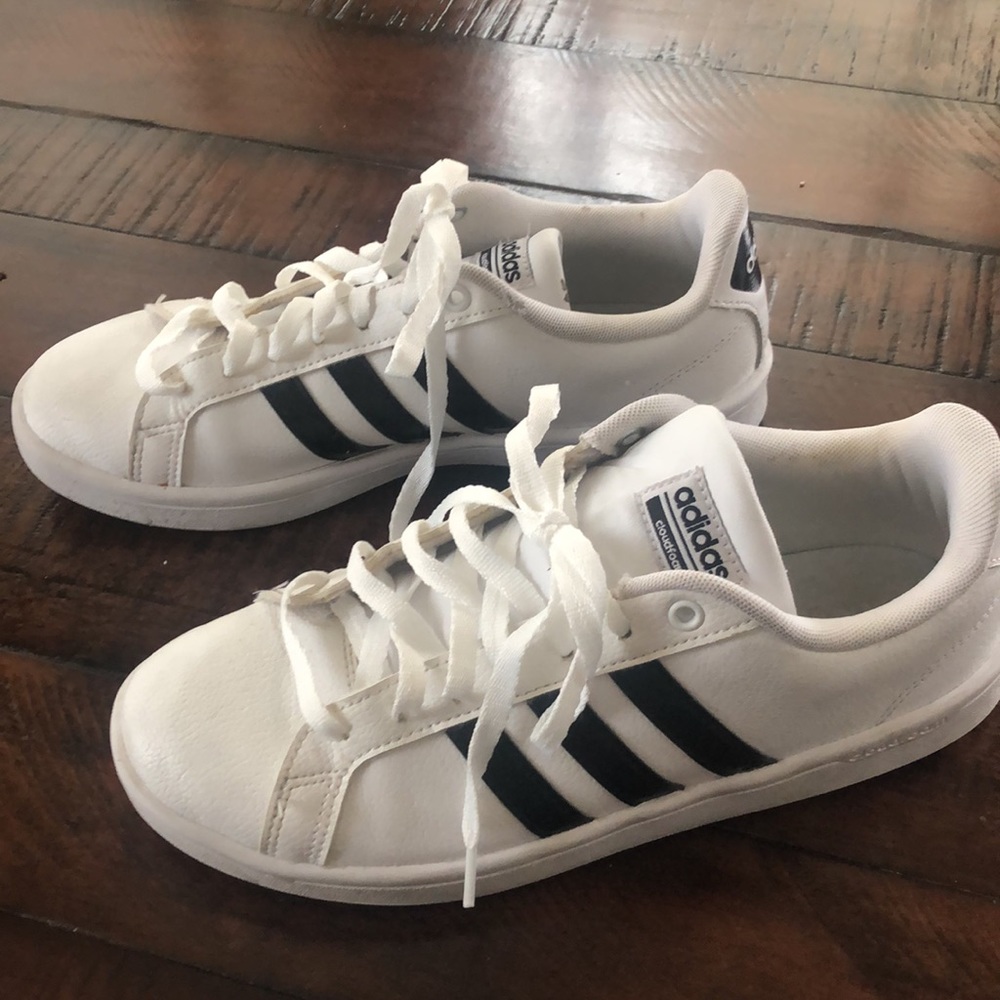 Adidas Tennis Shoes ๐ - Picture 9 of 10